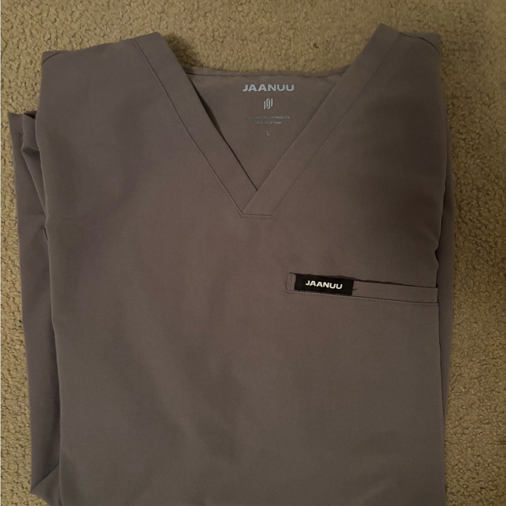 Jaanuu Men's Gray Scrub Top